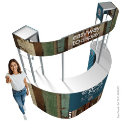 Counter en "U" con doble repisa y cenefa.