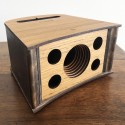 Amplificador acústico de madera y cuero